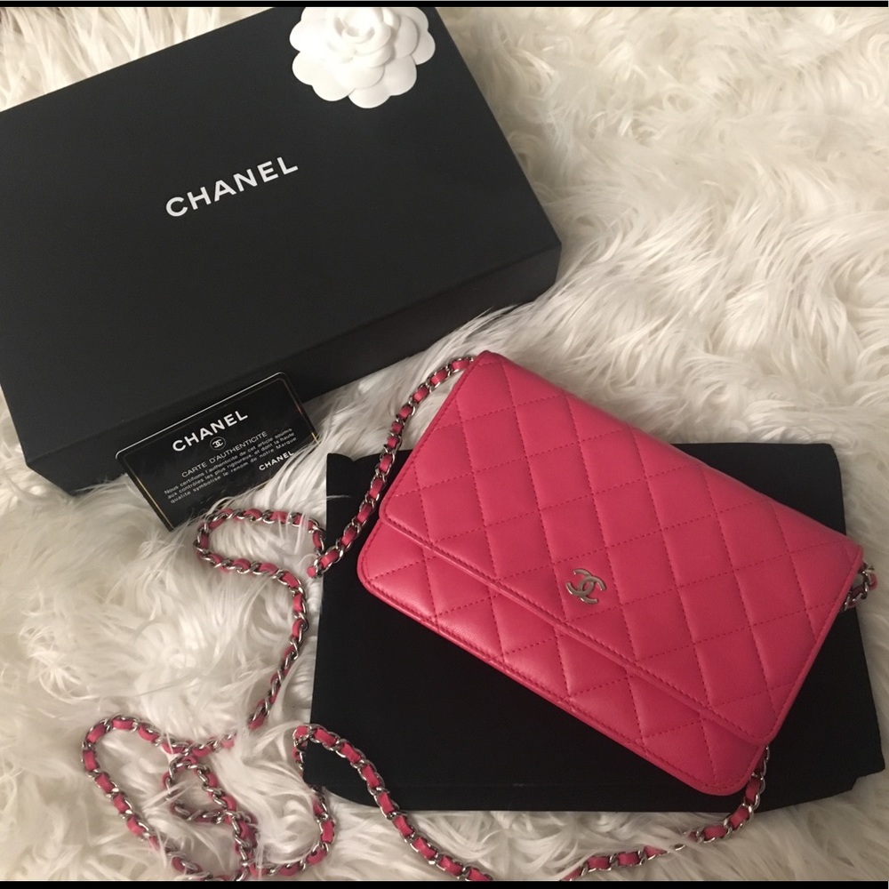 Chanel lamb wallet on chain fuchsia.
